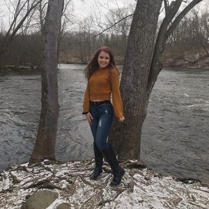 Meet your Posher, Maddie